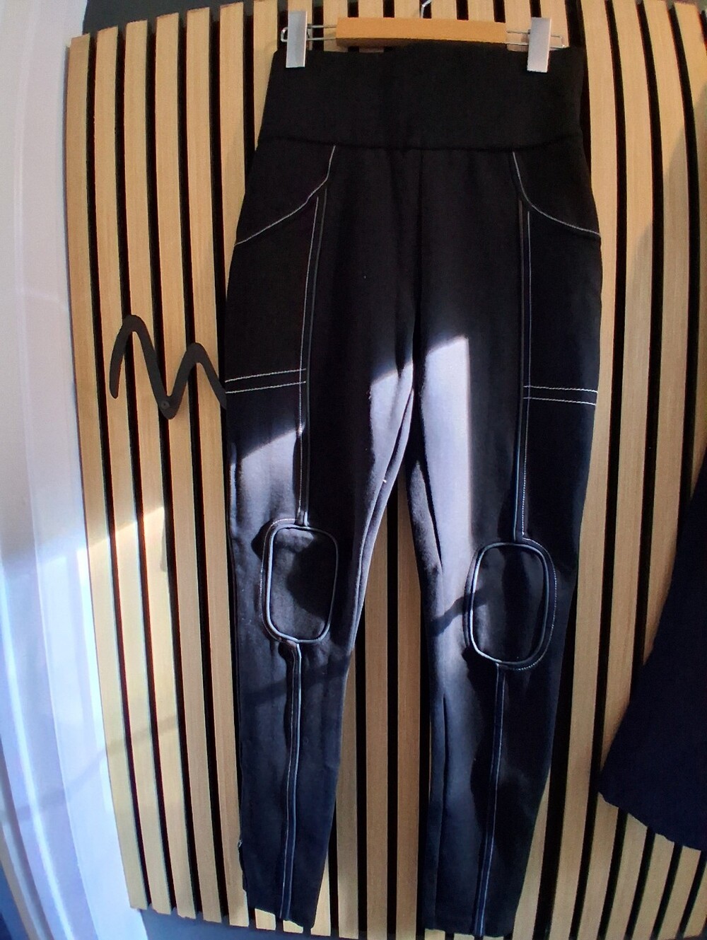 Maniere De Voir Black Contrast-Stitch Leggings